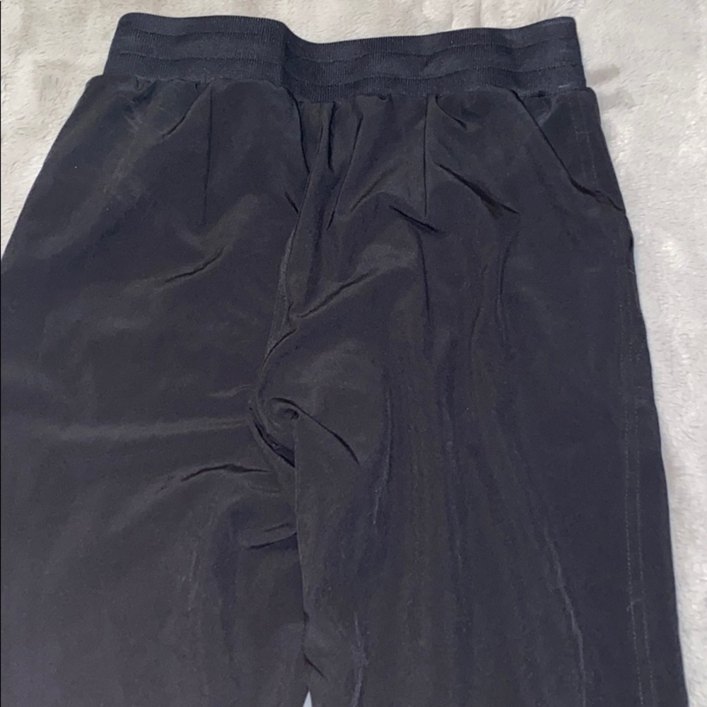 women’s capris - Picture 3 of 3